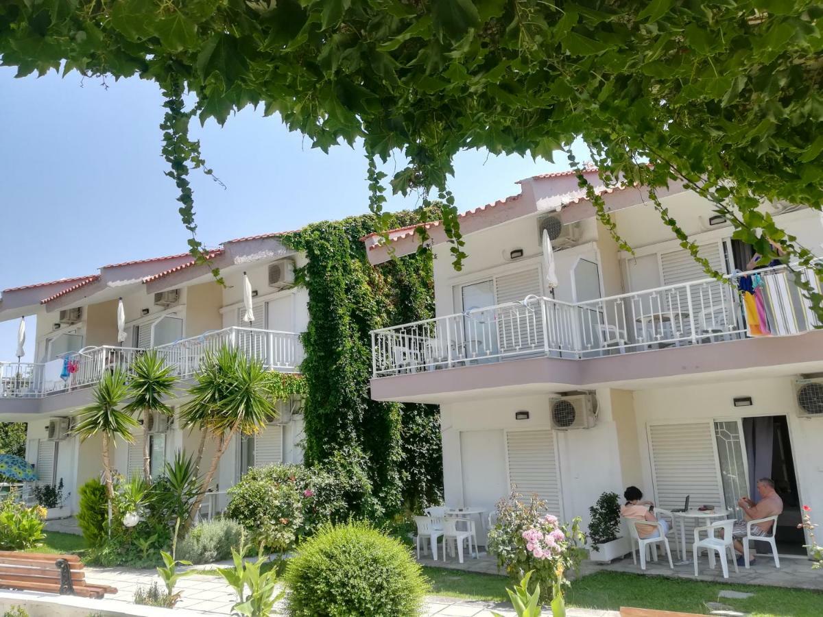 Christina Apartments Fourka Exterior foto